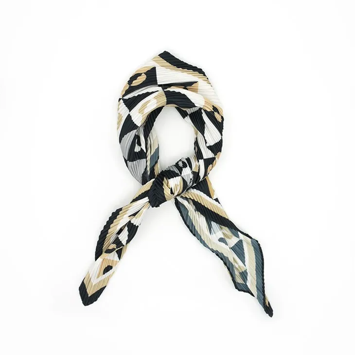 Перевірте Crinkled Bandana S031