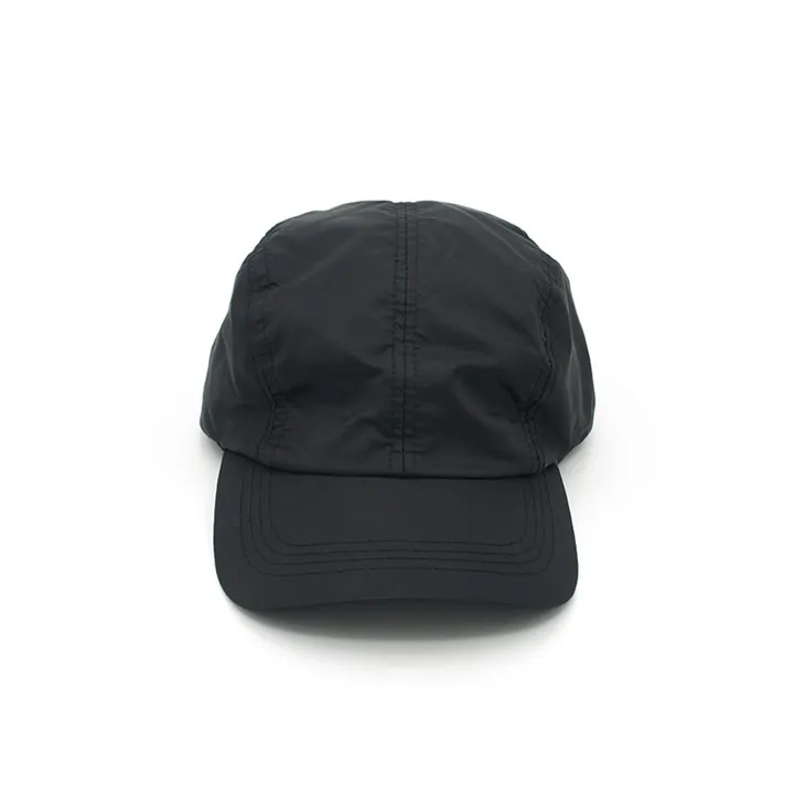 Чорні поліестерові шапки