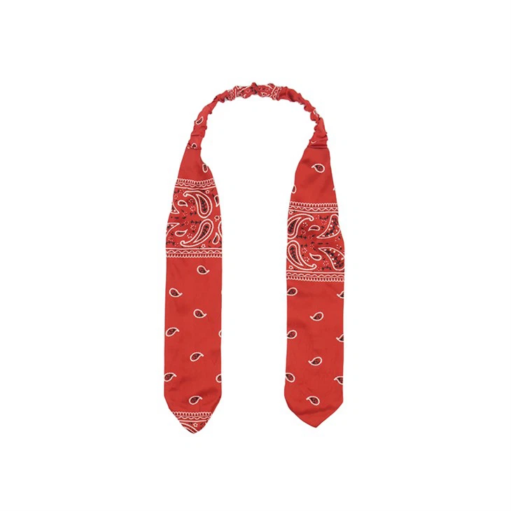 Яскраво-червоні поліетиленові шарфи