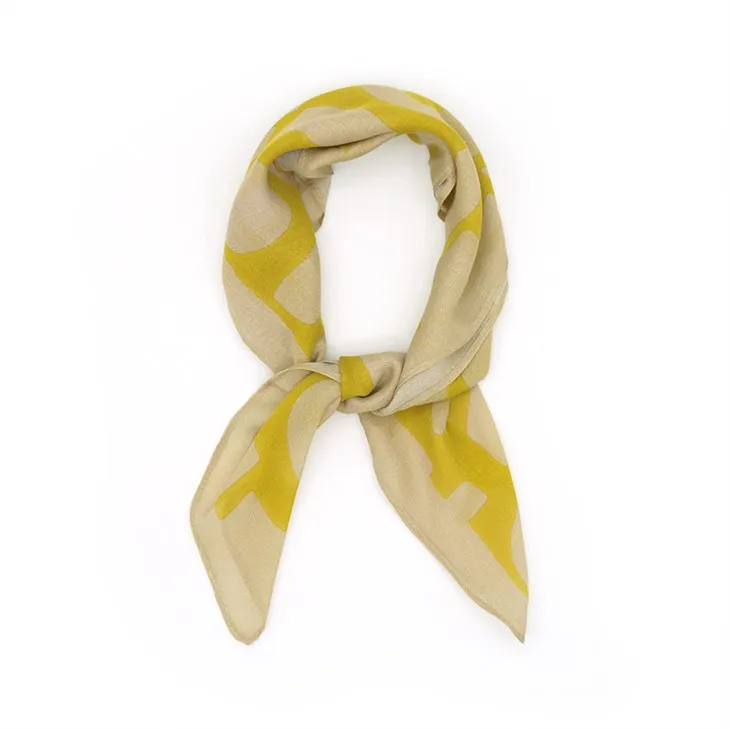 Геометричні квадратні шовкові шарфи