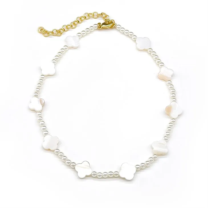 Квітковий браслет з листя конюшини